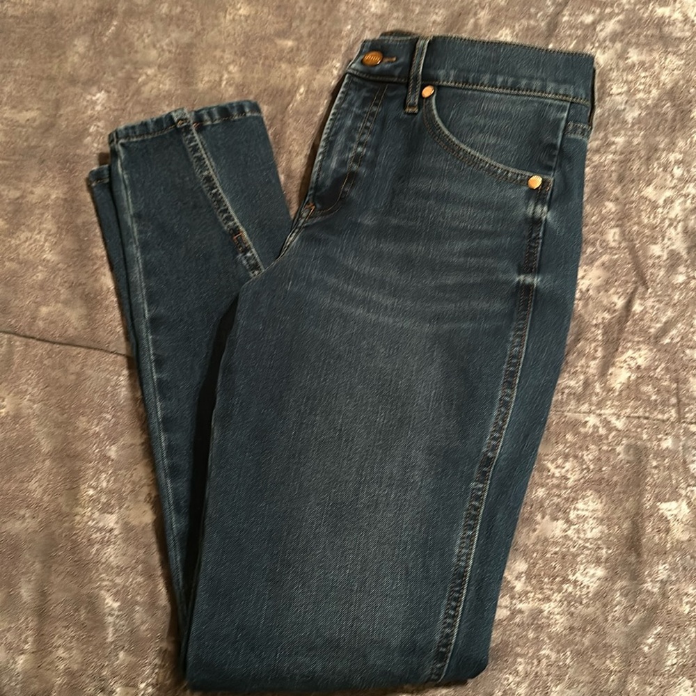 Express skinny midrise size 4 regular